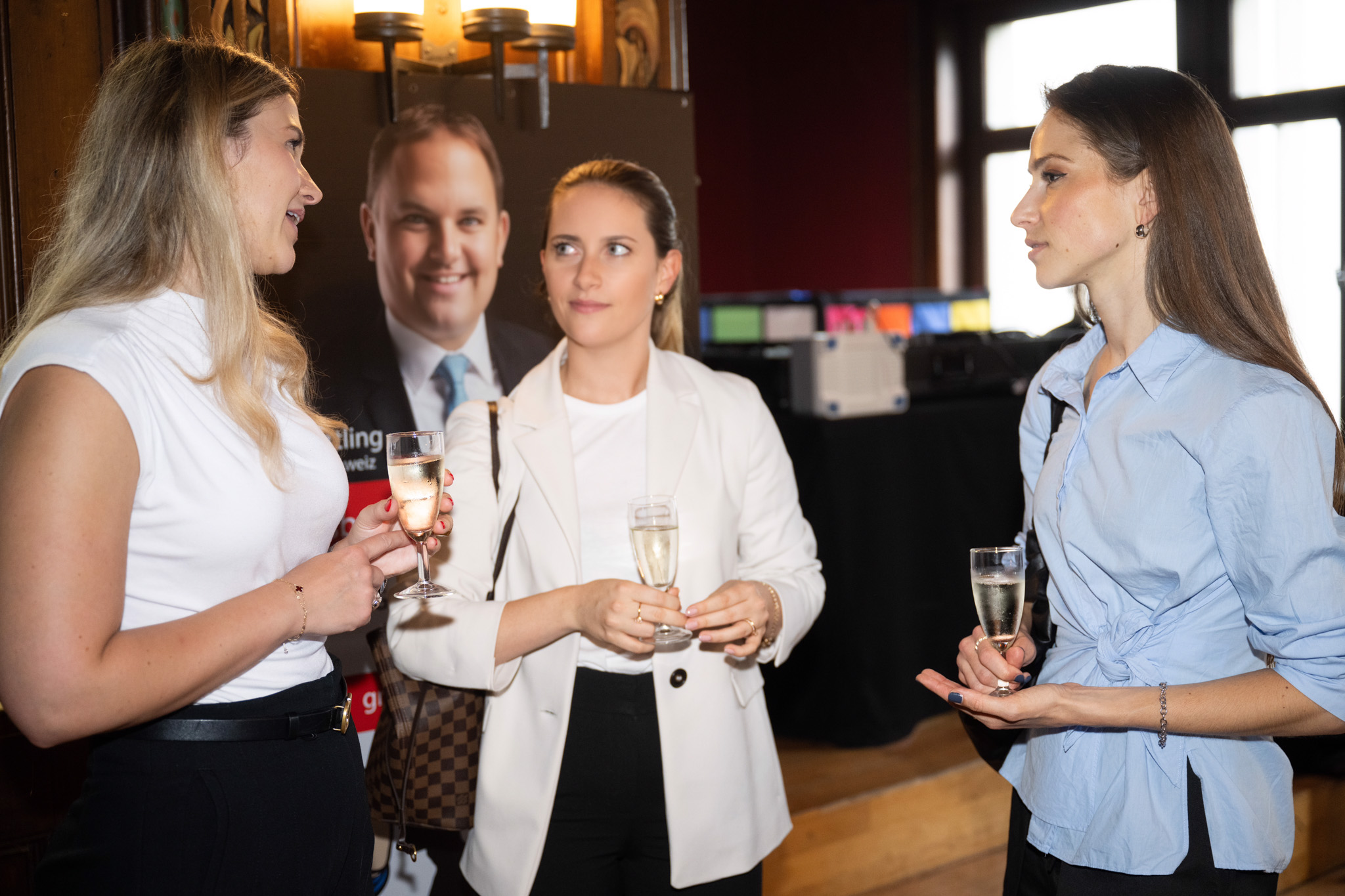 Urbane Frauen Schweiz - Polit-Apéro
